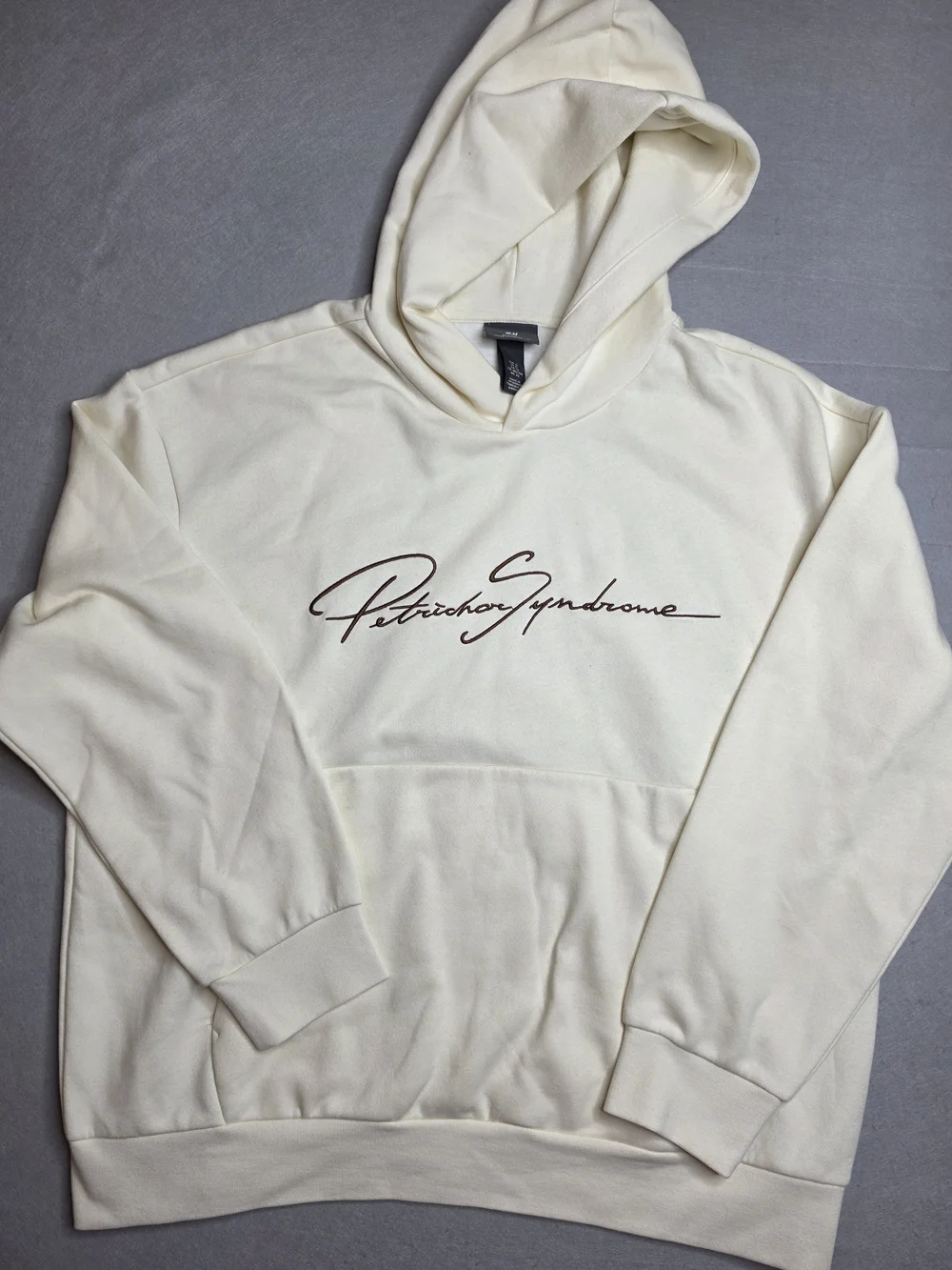 H&M Relaxed Fit Hoodie in a cream color with "Petrichor Syndrome" embroidered XL - Picture 3 of 6